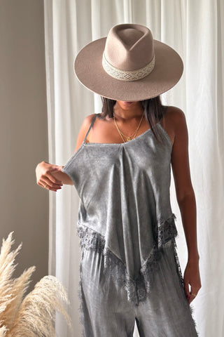 Amoura Lace satiinitoppi, smoke