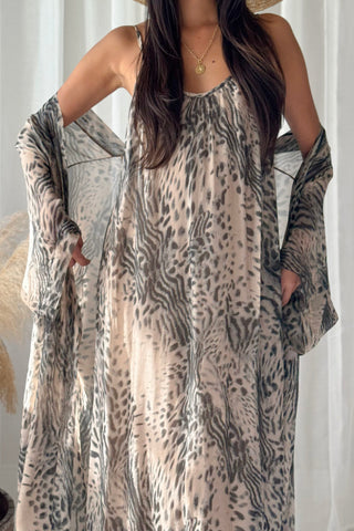 Emika silkkiviskoosikimono, soft leo print