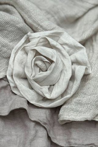 Flower brooch, sand linen