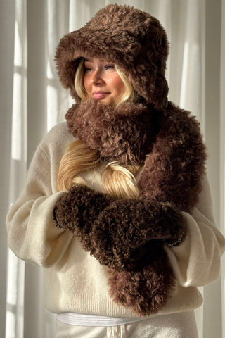 Fluffy bucket hattu, coffee