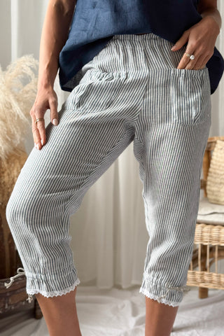 Mameluk linen capris, blue stripe+white lace