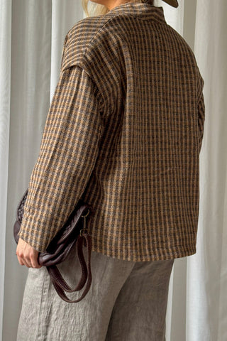 Ruudullinen jakku, caramel
