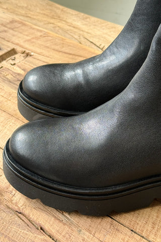Ylva bootsit, musta