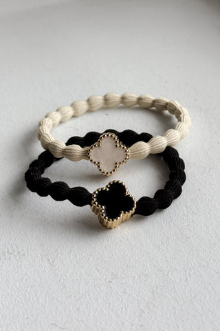 Quatrefoil hiuslenkki, vanilla