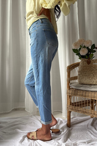 Loose jeans