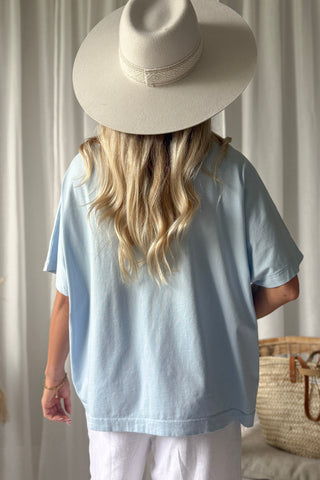 Love t-shirt, light blue-white