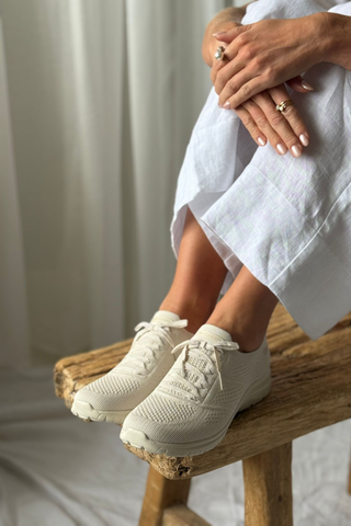Slip-in sneakerit, nude beige